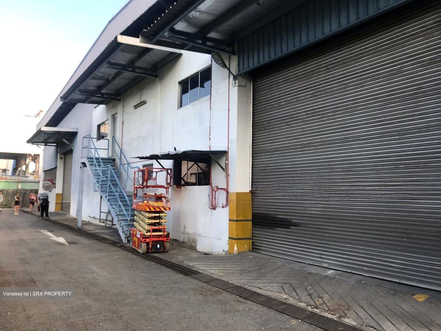 8 @ Tradehub 21 (D22), Warehouse #575451021